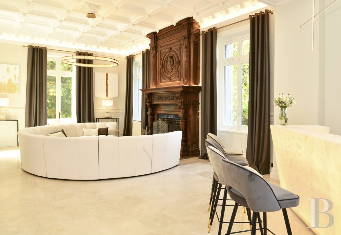 A 19th century chateau open for receptions and holidays to the east of Avignon in the Vaucluse  - photo  n°9